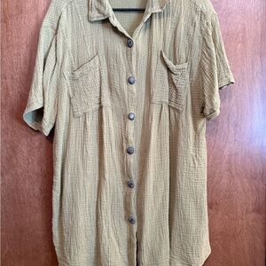 Woman's Casual Button-Front Short Sleeve Shirt - Olive Green